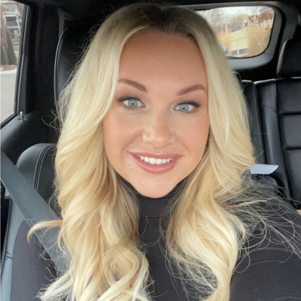 Meet your Posher, Kelly